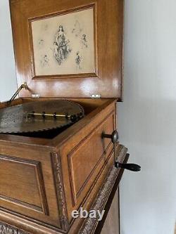 1890's REGINA OAK DOUBLE COMB DISC MUSIC BOX, Cabinet + 44 Disc/Records