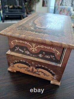Antique Jewelry, Music Box, With 2 Tiny Dancers, Plays. Original Key, Lock Works