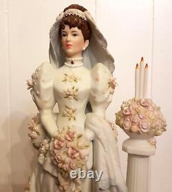 Avon Mrs Albee Musical Porcelain Bridal Figurine Bach Minuet # 3 Presidents Club