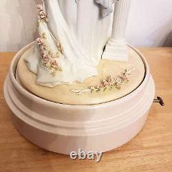 Avon Mrs Albee Musical Porcelain Bridal Figurine Bach Minuet # 3 Presidents Club