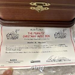 Danbury Mint The Peanuts Christmas Music Box Hark the Herald Angels Sing Snoopy