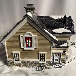 Dept 56 Snow Village The Jingle Bells House 2005 Music & Lights NIB