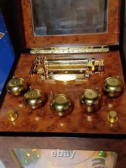 Gold Label Collection Grand Animated Concertina Music Box in Box