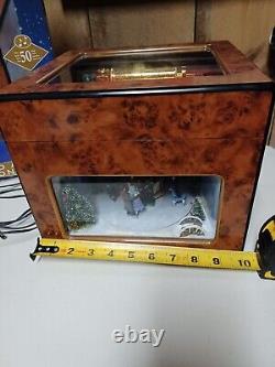 Gold Label Collection Grand Animated Concertina Music Box in Box