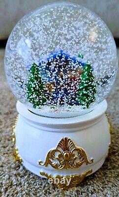 IN HAND Brand New 2023 Taylor Swift Lover House Snowglobe In Box! Plays Music