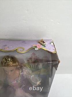 NEW IN BOX Mattel Barbie Rapunzel Musical Hair Brush, Hair Magically Grows, 2001