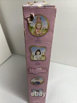 NEW IN BOX Mattel Barbie Rapunzel Musical Hair Brush, Hair Magically Grows, 2001