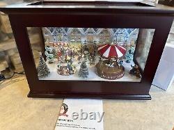 RARE Cracker Barrel Mr Christmas Heirloom Music Box Animated Illuminated Musical