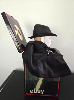 Rare The Phantom of the Opera Limited United States Edition # 2211 Musical Box