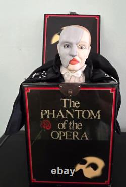 Rare The Phantom of the Opera Limited United States Edition # 2211 Musical Box