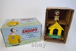 Vintage 1968 Snoopy Musical Doghouse Charles Schulz Peanuts Original Box and Tag