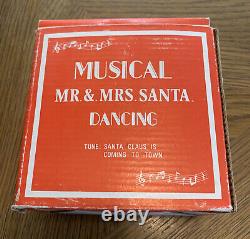Vintage Christmas Santa Mr & Mrs Claus Ice Skating Music Box Dancing Works Withbox