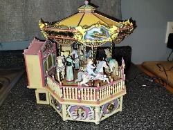 Vtg Enesco CAROUSEL ROYALE Deluxe Action Animated Illuminated Musical Music Box