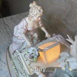 Vtg Lenwile Ardalt orig. Porcelain lady Playing Piano- Light- Music Box- Rare